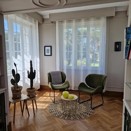 Entre Terre Et Bed & Breakfast Plougoulm
